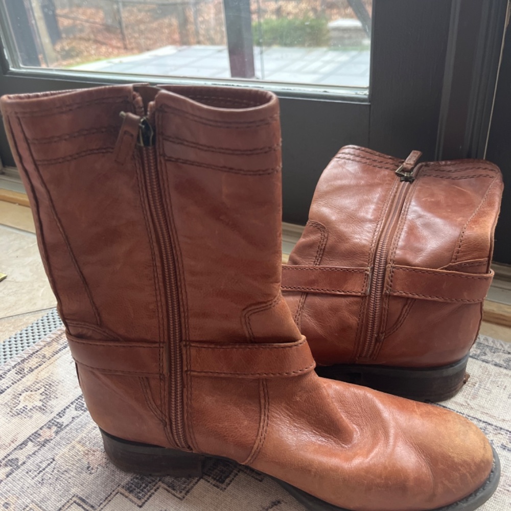 Boots - Picture 2 of 3